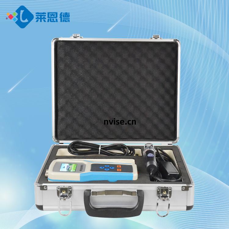 土(tu)壤水(shui)分(fen)溫度鹽分(fen)速測(ce)儀(yi)